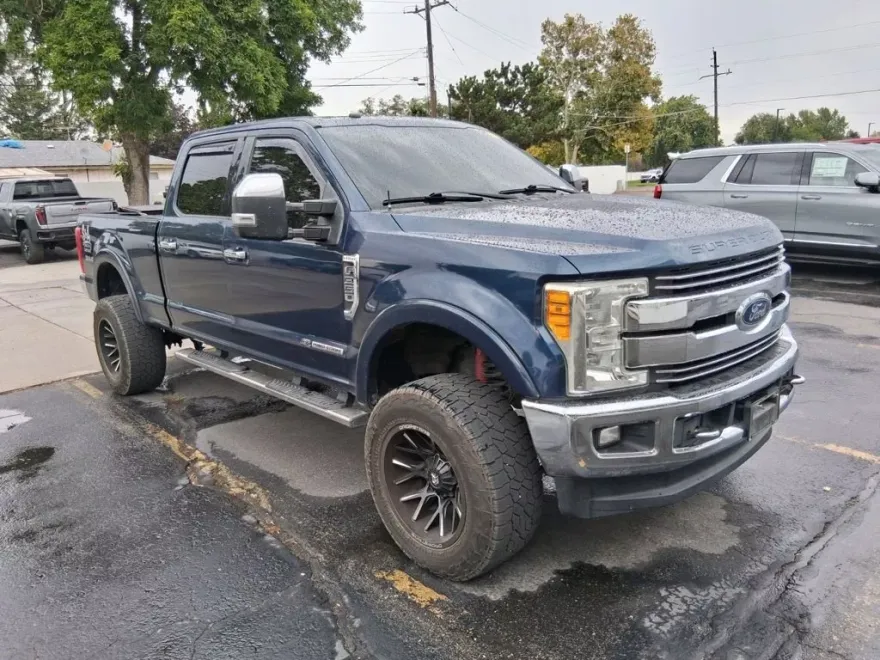 2017 Ford F-350 Lariat photo 1