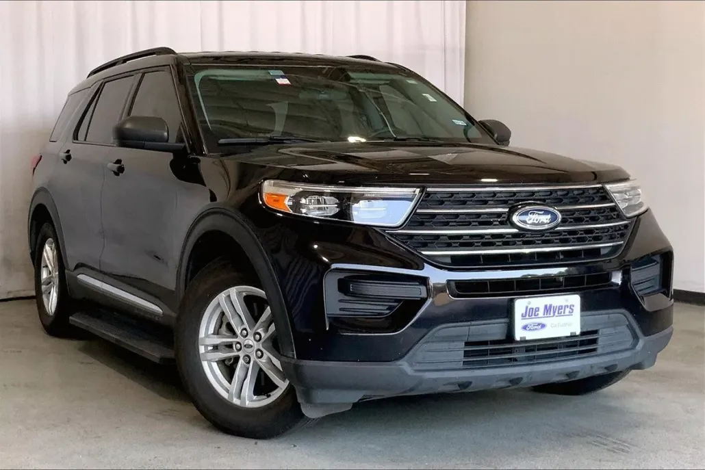 2021 Ford Explorer XLT photo 1