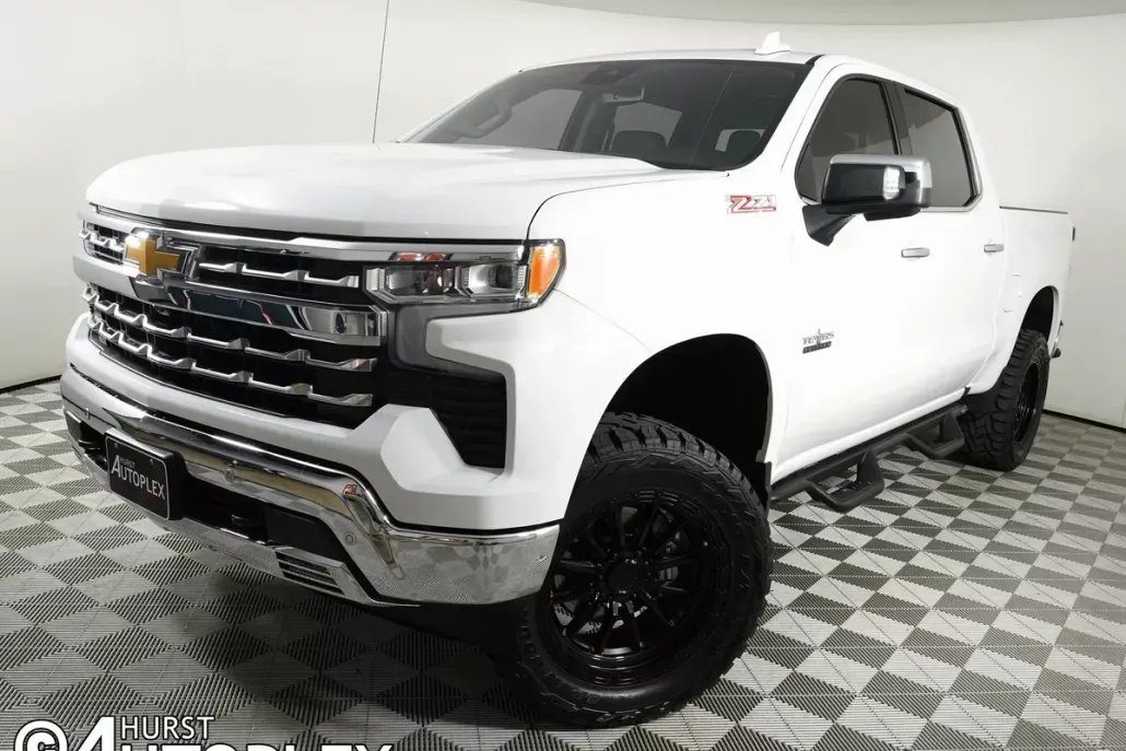 2025 Chevrolet Silverado 1500 LTZ photo 1