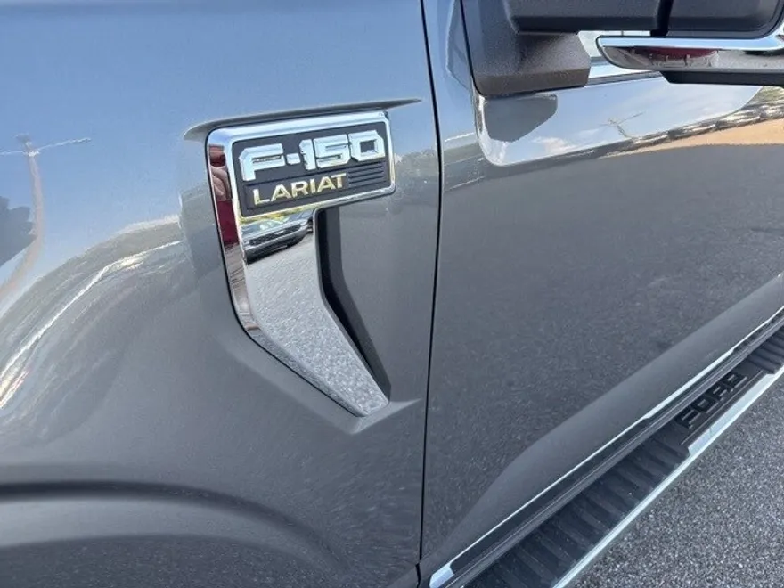 2025 Ford F-150 Lariat photo 1