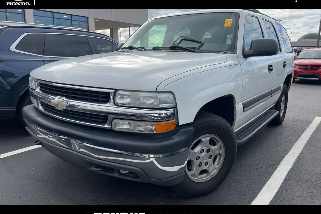 2004 Chevrolet Tahoe LS photo 1