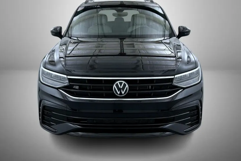 2023 Volkswagen Tiguan SE R-Line Black photo 1