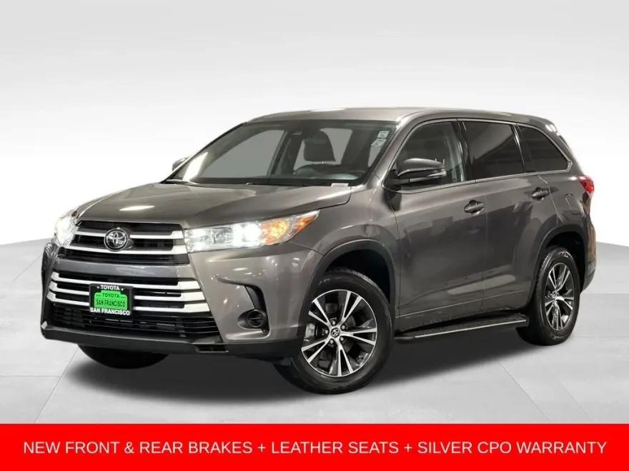 2018 Toyota Highlander LE photo 1