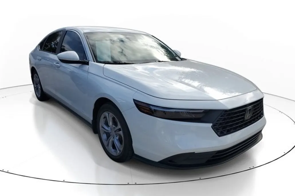 2023 Honda Accord LX photo 1
