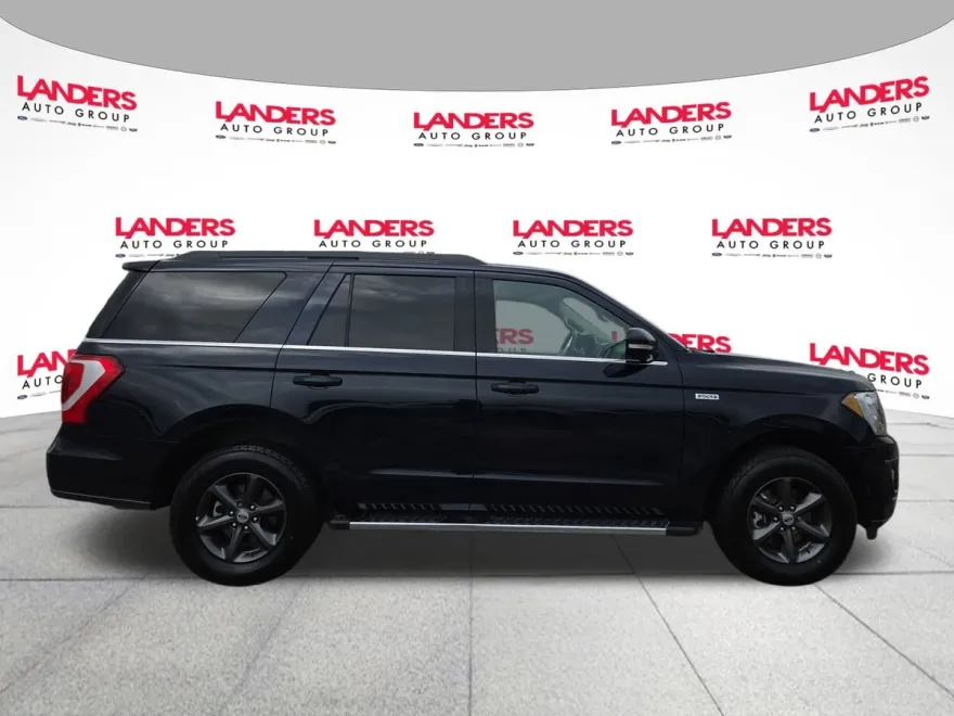 2021 Ford Expedition XLT photo 1