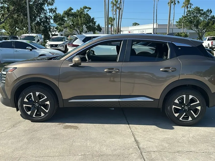 2025 Nissan Kicks SV photo 1