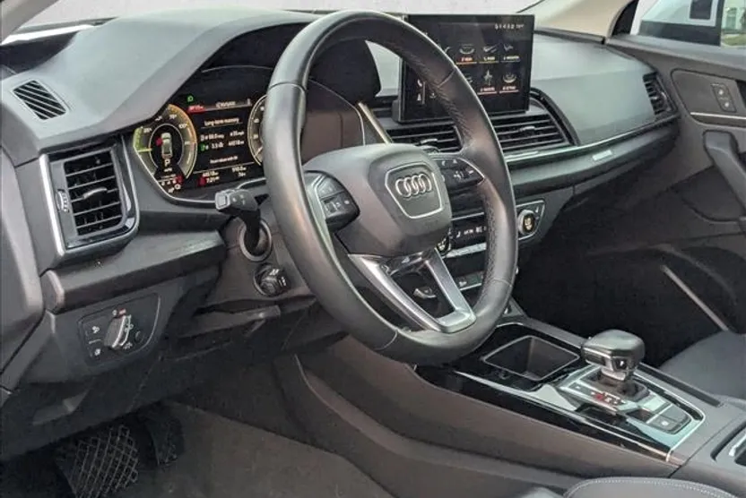 2022 Audi Q5 S line Premium photo 1