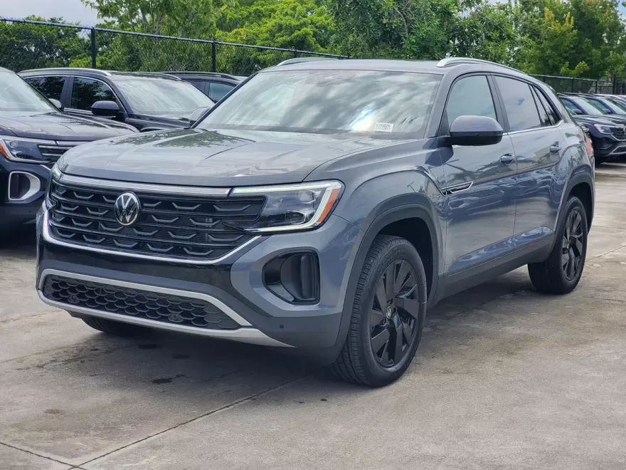 2026 Volkswagen Atlas Cross Sport SE Technology photo 1
