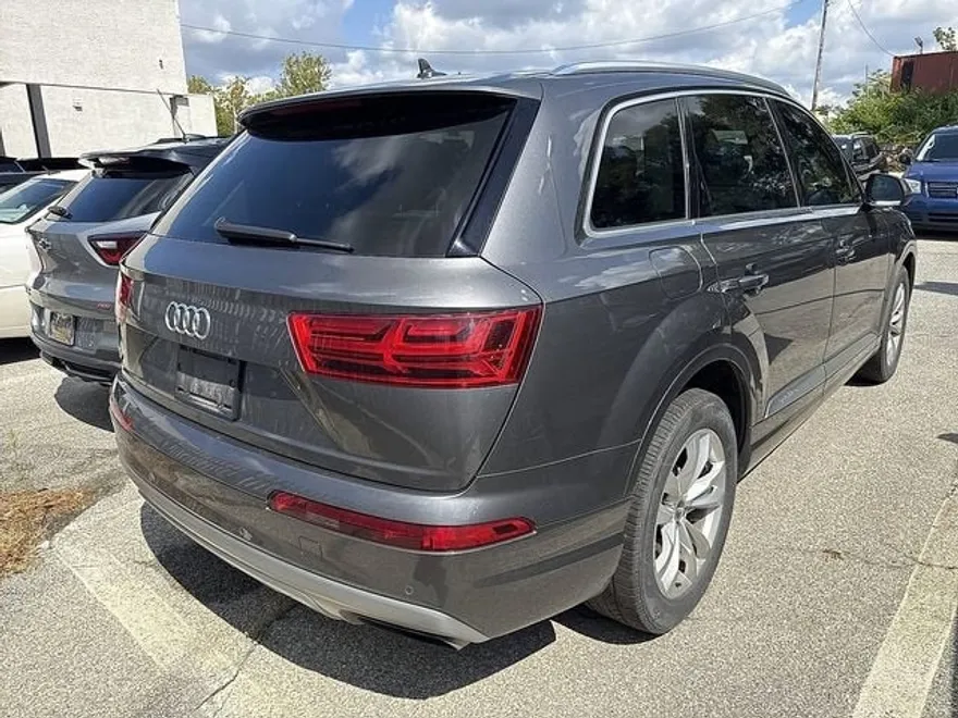 2019 Audi Q7 Premium photo 1
