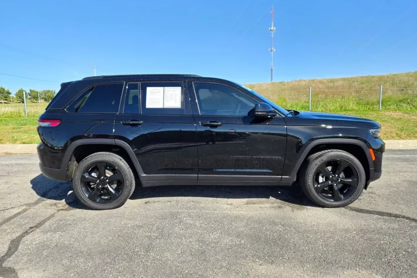 2023 Jeep Grand Cherokee Altitude X photo 1