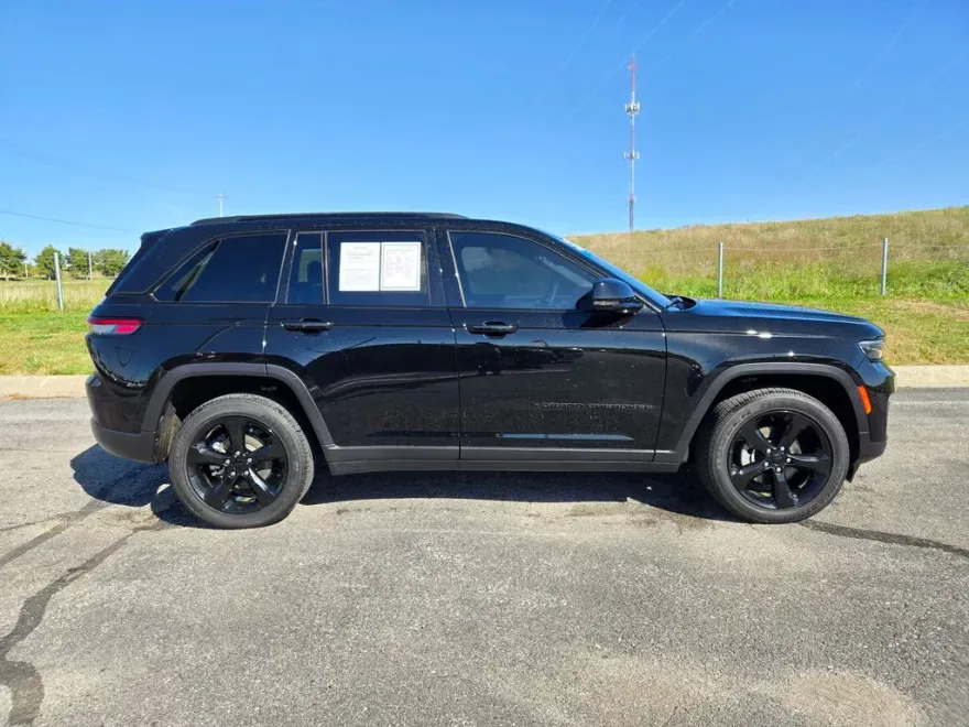 2023 Jeep Grand Cherokee Altitude X photo 1