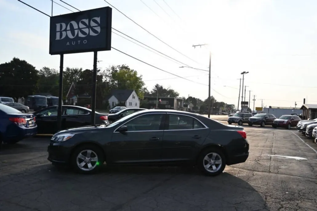 2015 Chevrolet Malibu LS photo 1