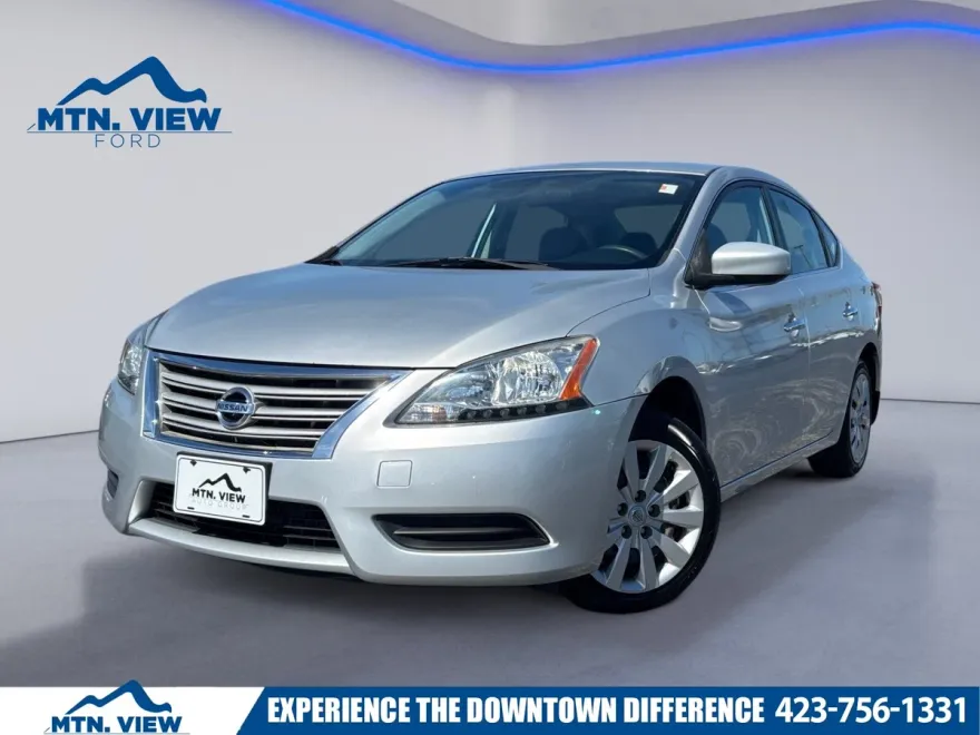 2013 Nissan Sentra SV photo 1