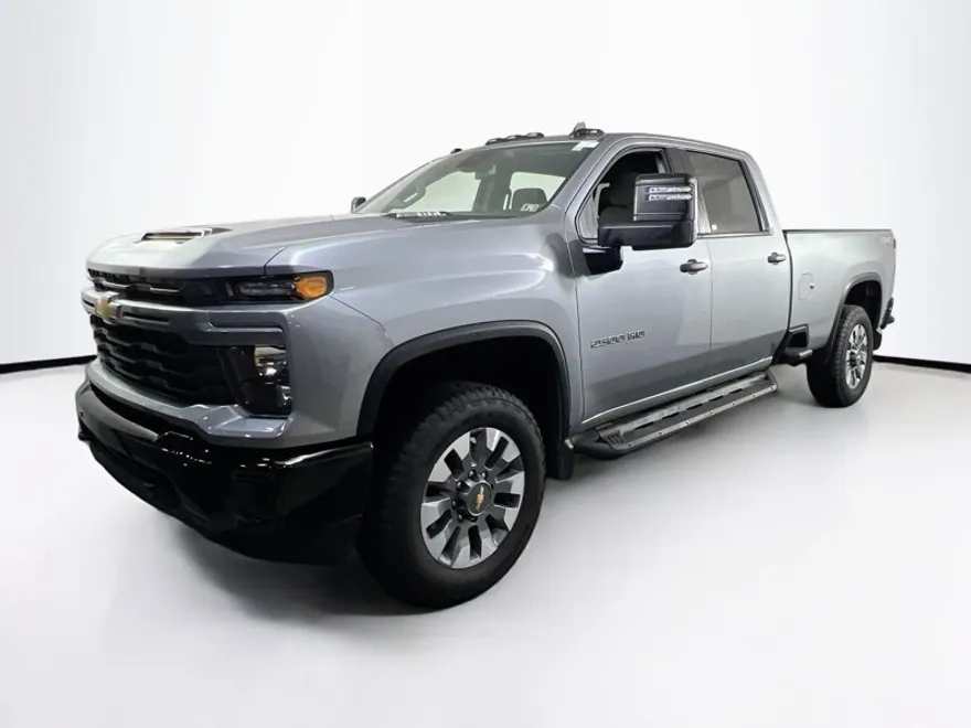 2025 Chevrolet Silverado Custom photo 1