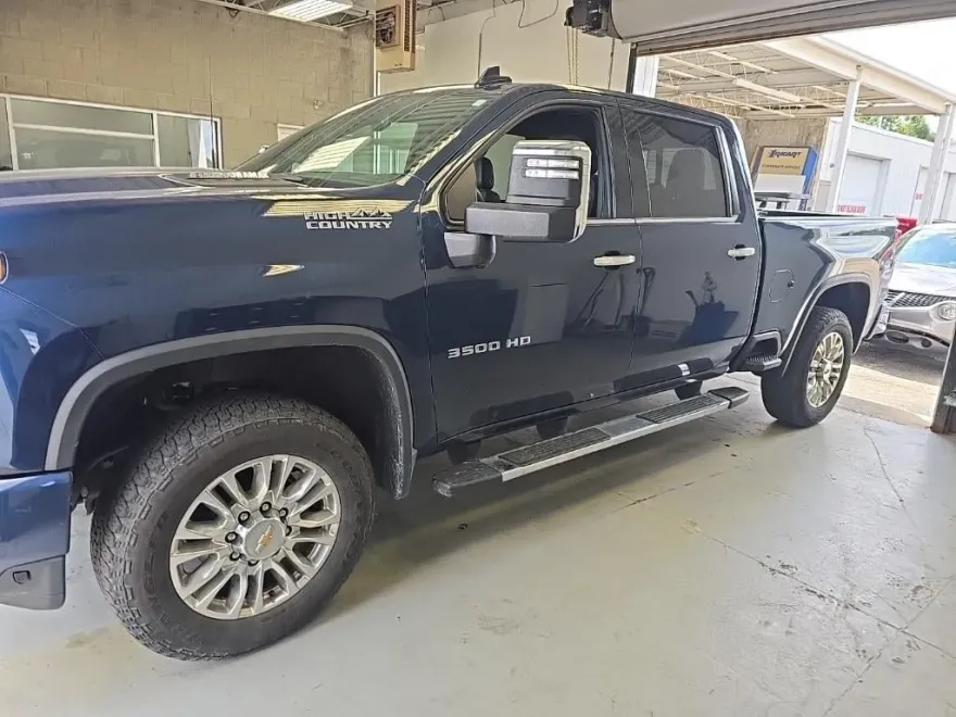 2022 Chevrolet Silverado 3500HD High Country photo 1