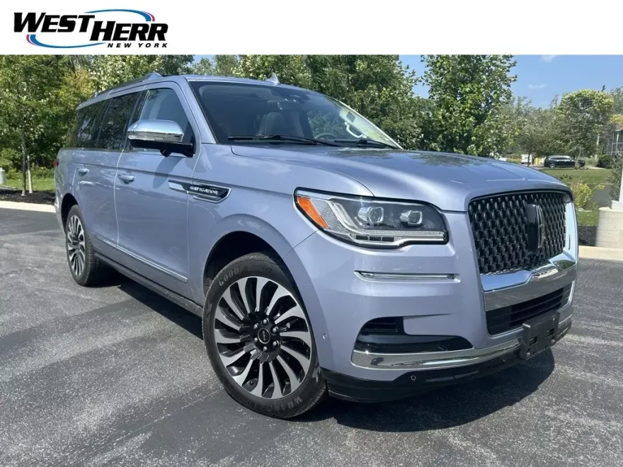 2022 Lincoln Navigator Black Label photo 1