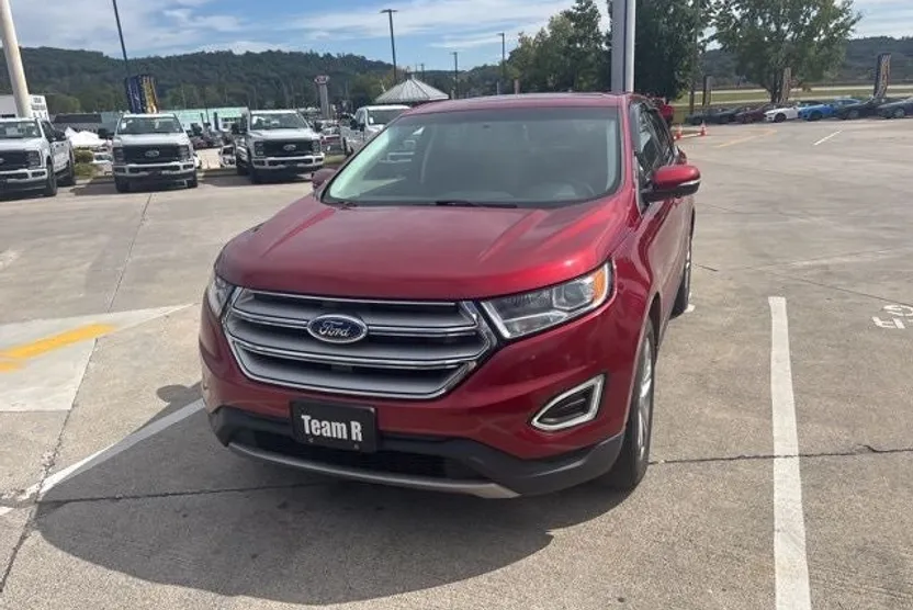 2016 Ford Edge Titanium photo 1