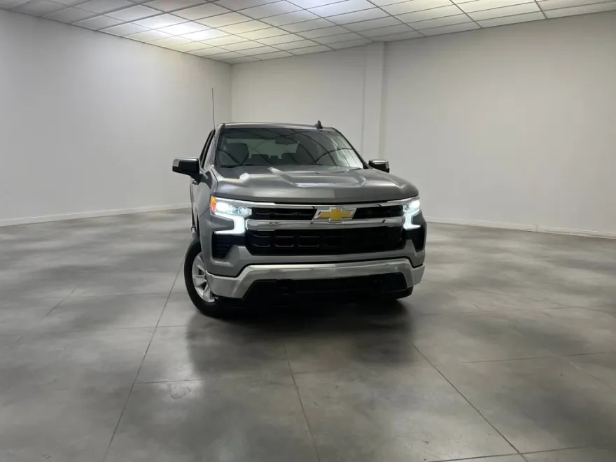 2024 Chevrolet Silverado 1500 LT photo 1