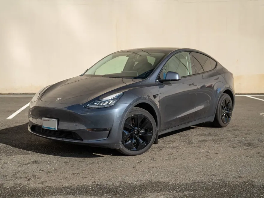 2021 Tesla Model Y Long Range photo 1