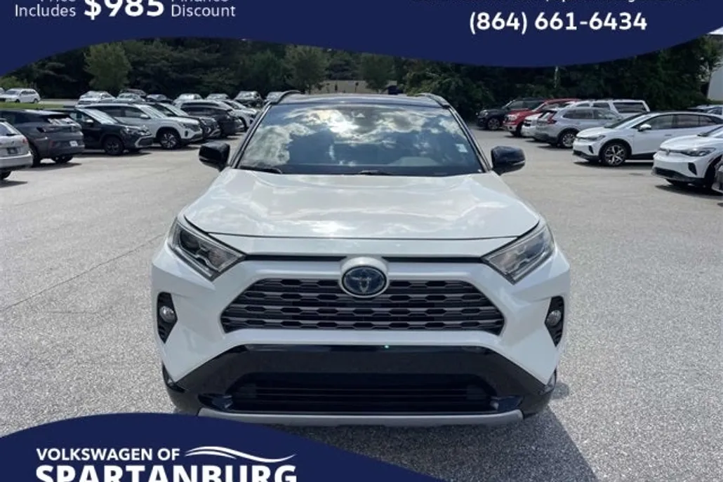 2019 Toyota RAV4 Hybrid XSE photo 1