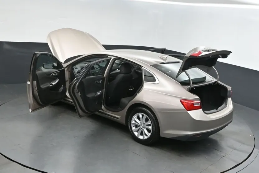 2024 Chevrolet Malibu 1LT photo 1