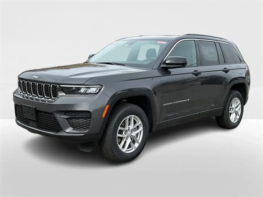2025 Jeep Grand Cherokee Laredo photo 1