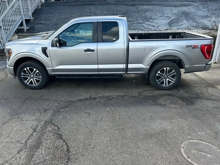 2023 Ford F-150 XL photo 1