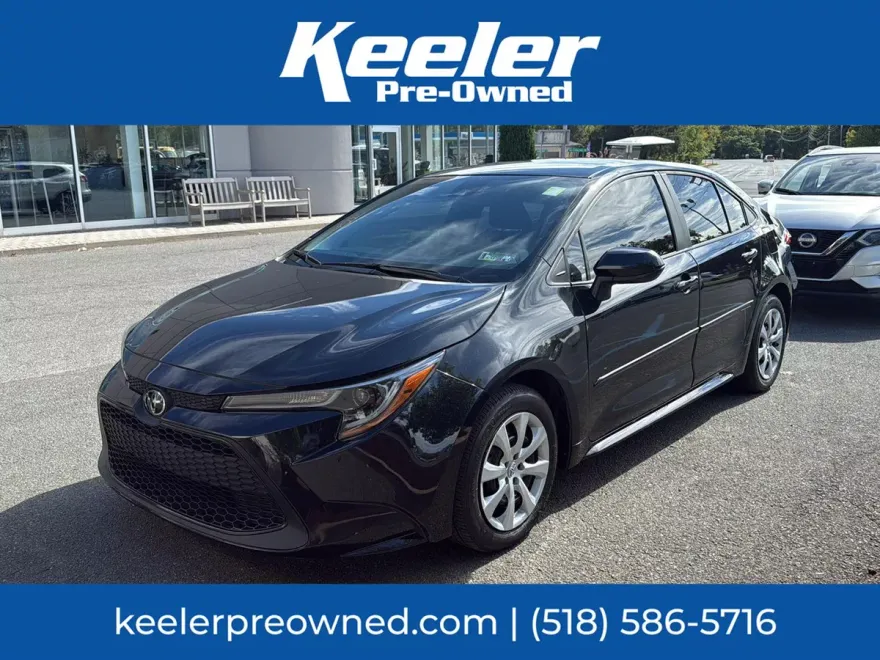 2022 Toyota Corolla LE photo 1