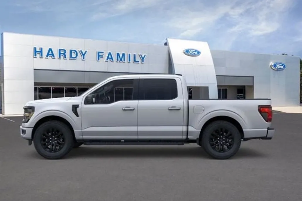 2025 Ford F-150 XLT photo 1