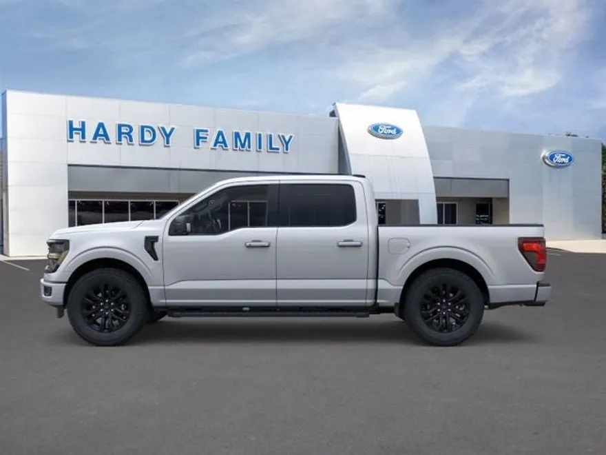 2025 Ford F-150 XLT photo 1