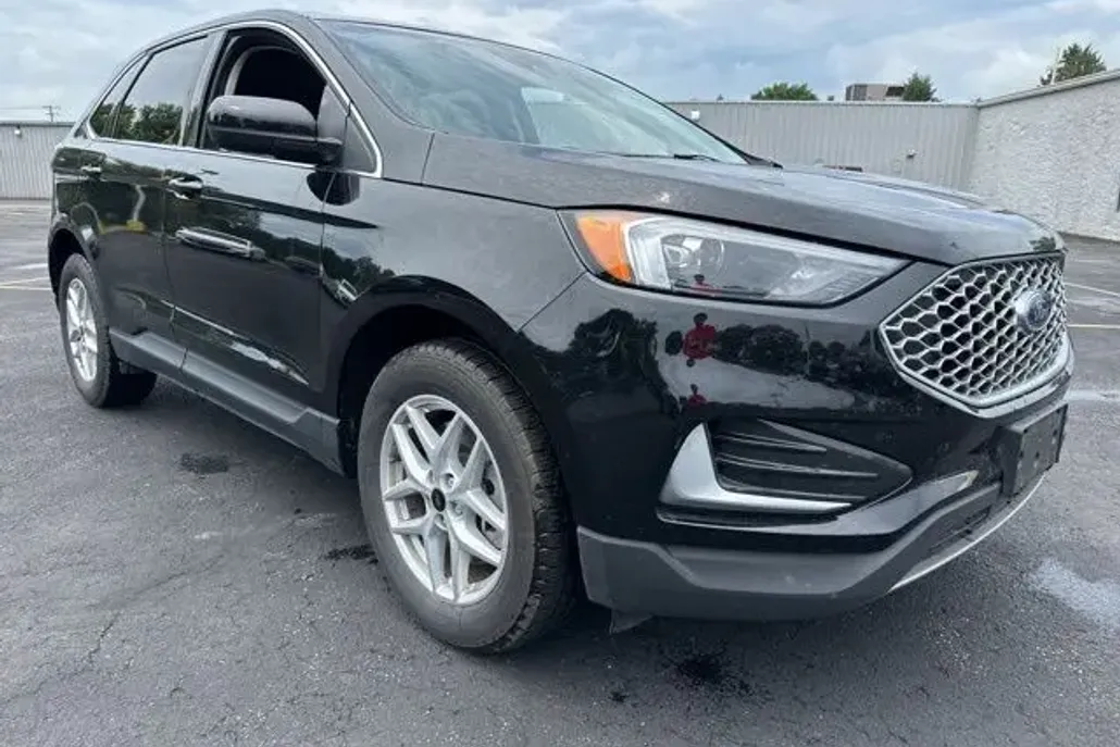 2024 Ford Edge SEL photo 1
