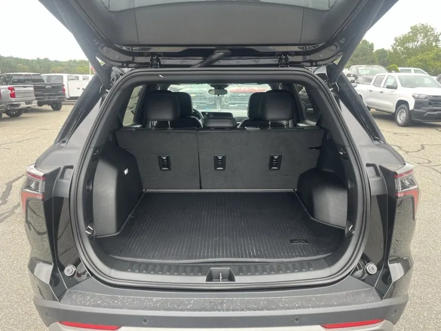 2026 Chevrolet Equinox LT photo 1