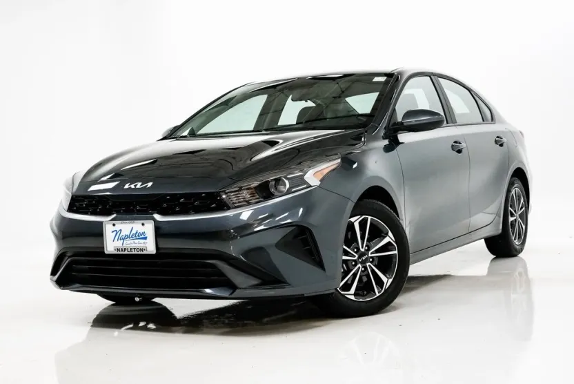 2024 Kia Forte LXS photo 1