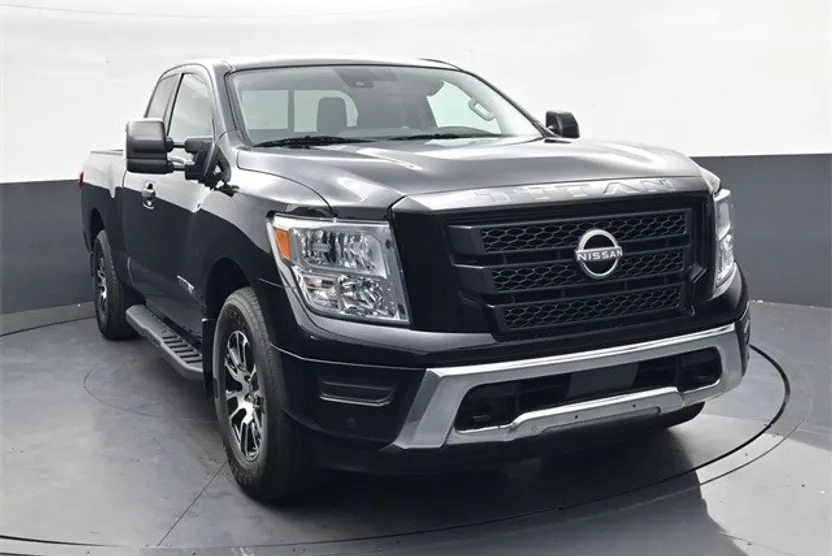 2024 Nissan Titan SV photo 1