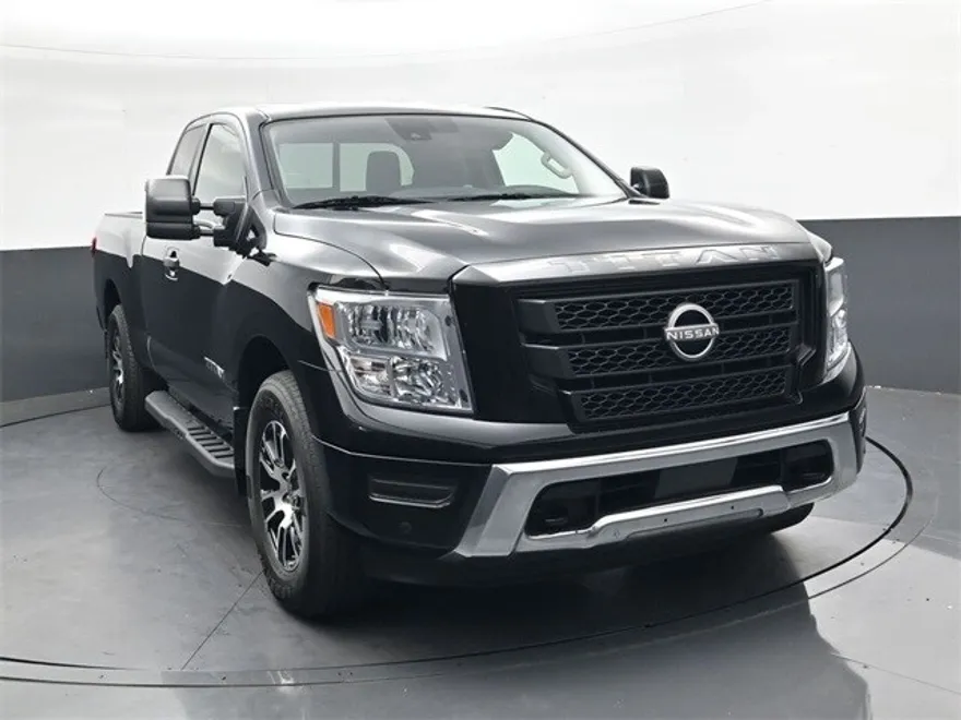 2024 Nissan Titan SV photo 1