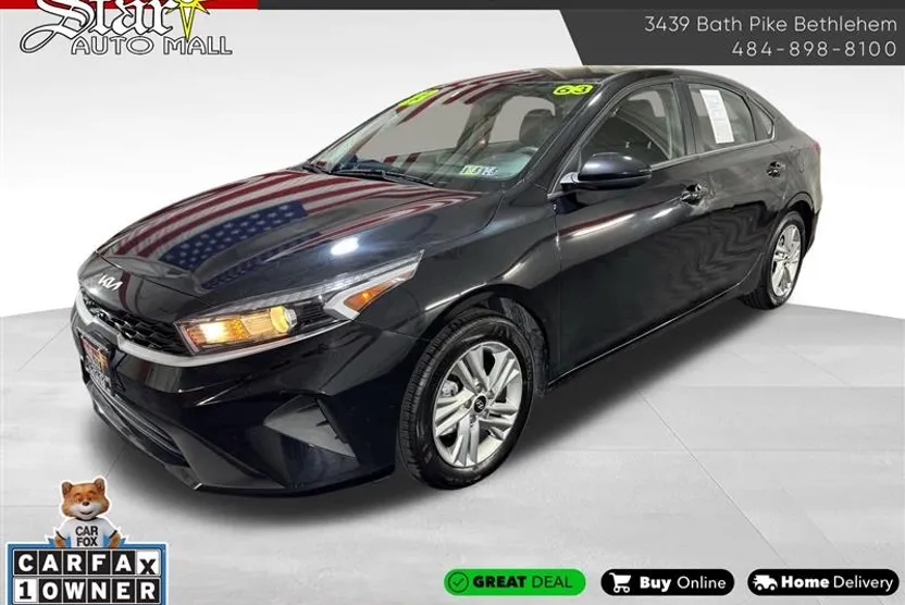 2023 Kia Forte LXS photo 1