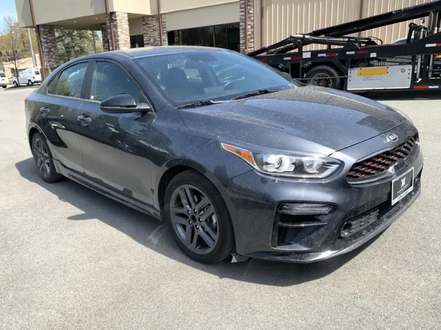 2021 Kia Forte GT-Line photo 1