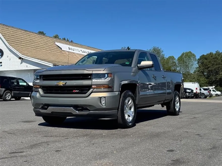 2017 Chevrolet Silverado 1500 LT Z71 photo 1