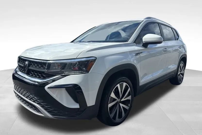 2022 Volkswagen Taos SE photo 1