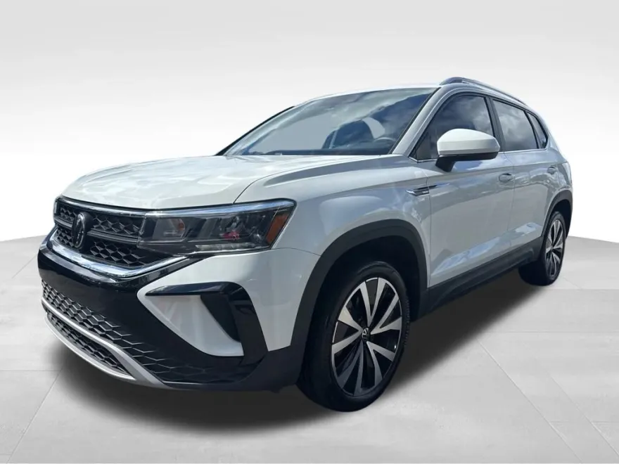 2022 Volkswagen Taos SE photo 1