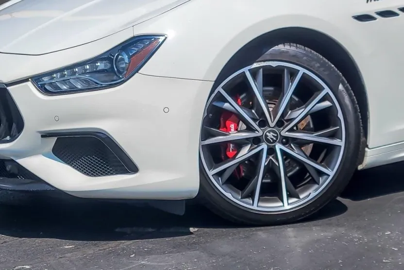 2022 Maserati Ghibli Modena Q4 photo 1