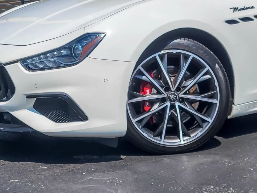 2022 Maserati Ghibli Modena Q4 photo 1