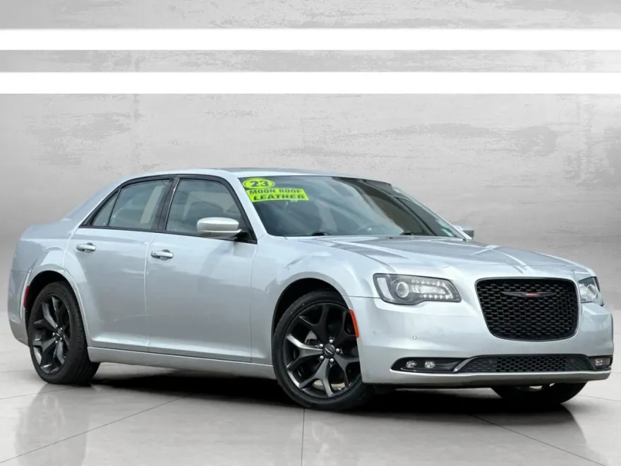 2023 Chrysler 300 S photo 1