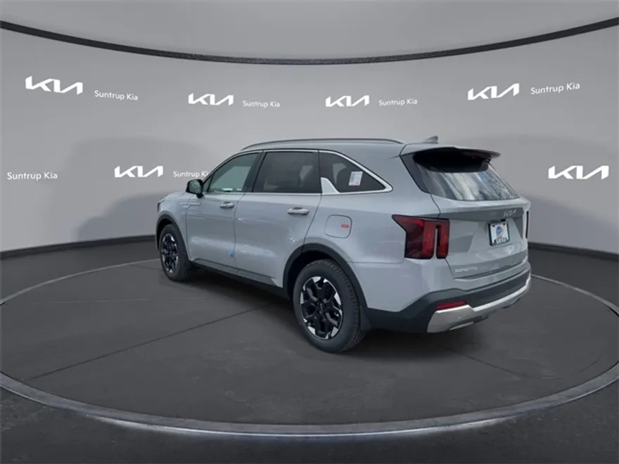 2025 Kia Sorento S photo 1
