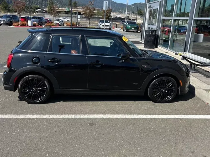 2023 Mini Cooper Hardtop S photo 1