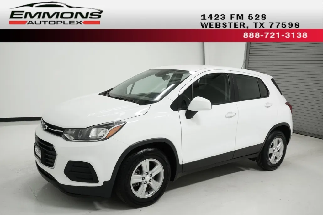 2020 Chevrolet Trax LS photo 1