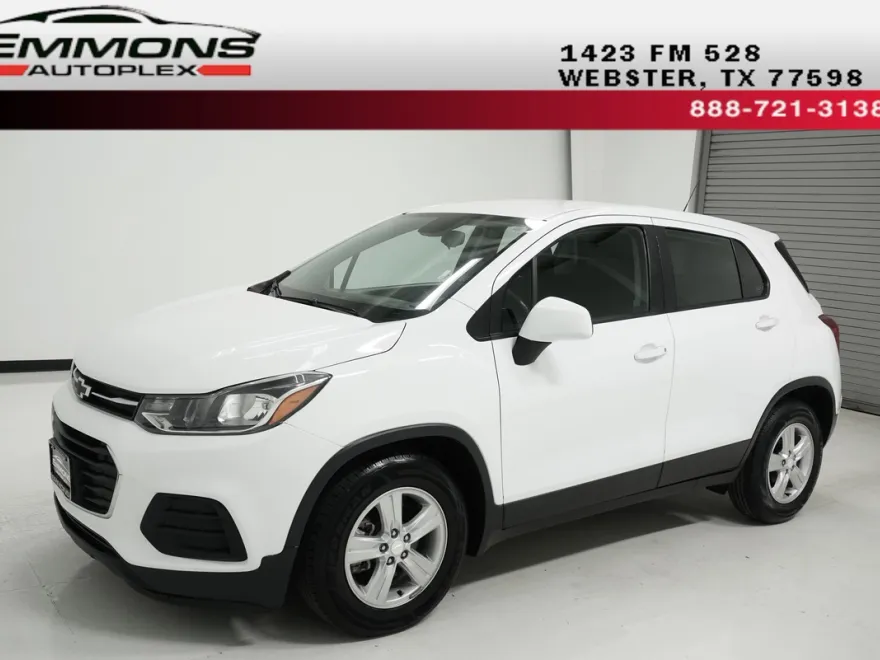 2020 Chevrolet Trax LS photo 1