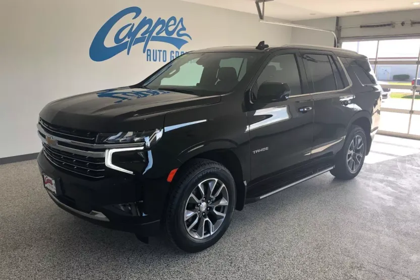2022 Chevrolet Tahoe LT photo 1