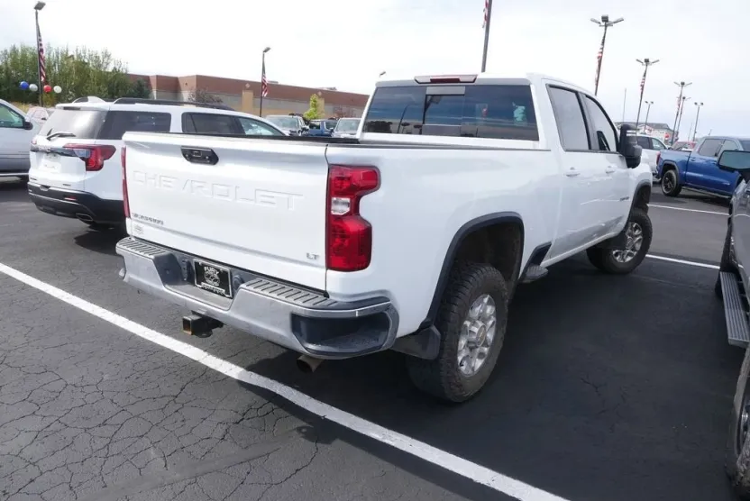 2022 Chevrolet Silverado 3500HD LT photo 1