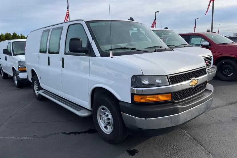 2024 Chevrolet Express Cargo 2500 photo 1